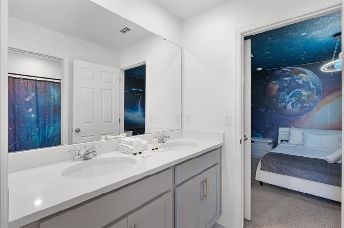 Image No.18-6 Bed Property for sale