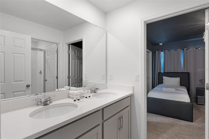 Image No.21-6 Bed Property for sale