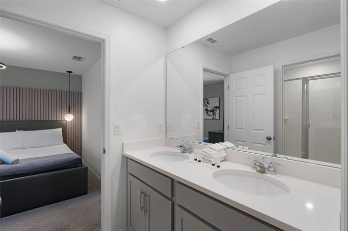 Image No.22-6 Bed Property for sale