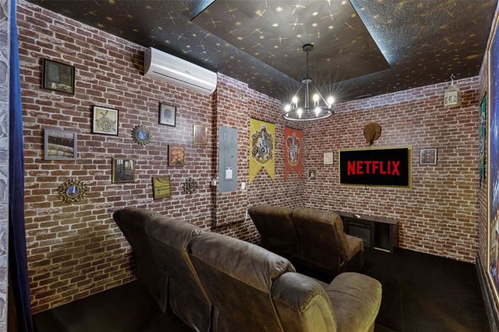 Image No.28-6 Bed Property for sale