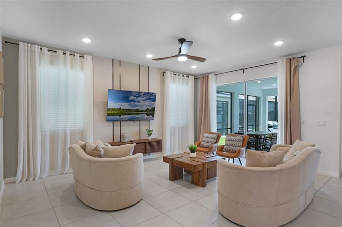 Image No.4-6 Bed Property for sale