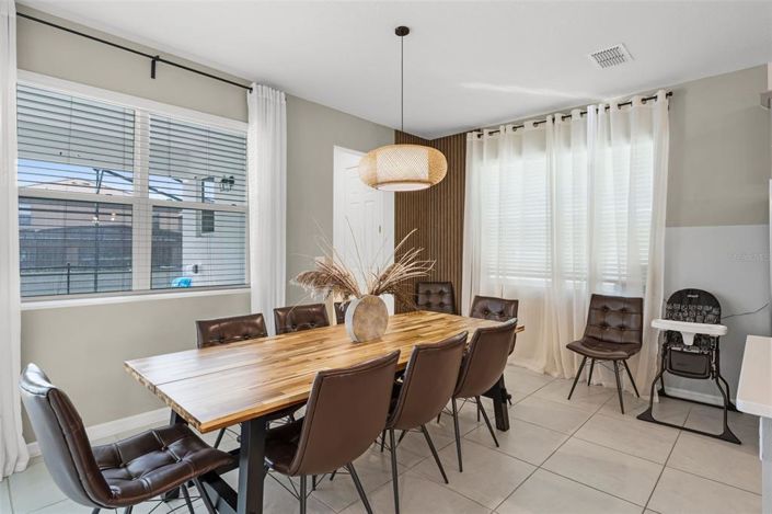 Image No.5-6 Bed Property for sale