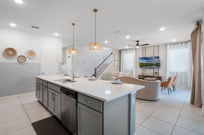 Image No.8-6 Bed Property for sale