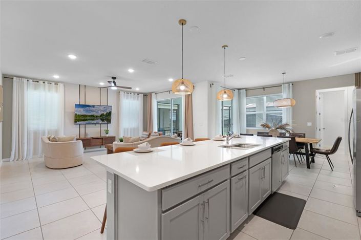 Image No.9-6 Bed Property for sale