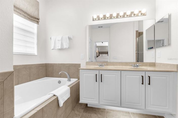 Image No.15-Propriété de 4 chambres à vendre à Reunion