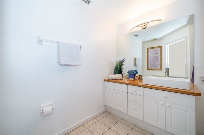 Image No.26-3 Bed Townhouse for sale