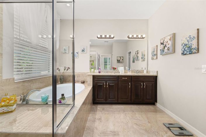 Image No.42-4 Bed Property for sale