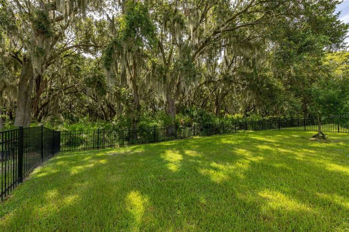 Image No.83-4 Bed Property for sale