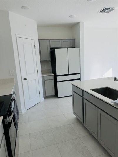 Image No.4-4 Bed Property for sale