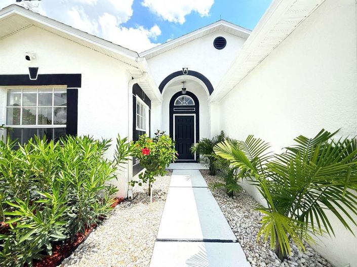 Image No.2-Propriété de 4 chambres à vendre à Davenport