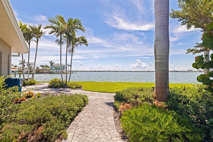 Image No.27-3 Bed Property for sale