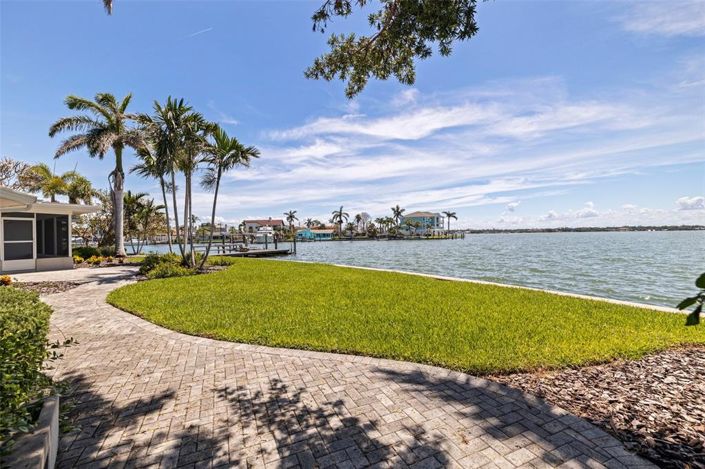 Image No.28-3 Bed Property for sale