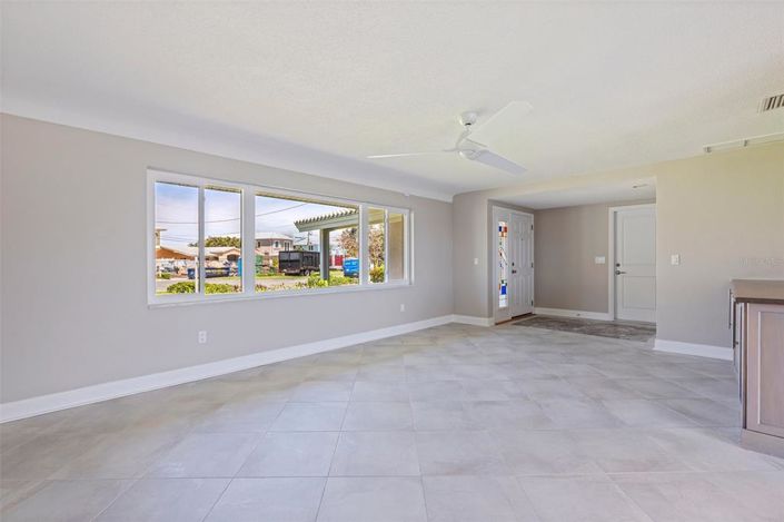 Image No.5-3 Bed Property for sale