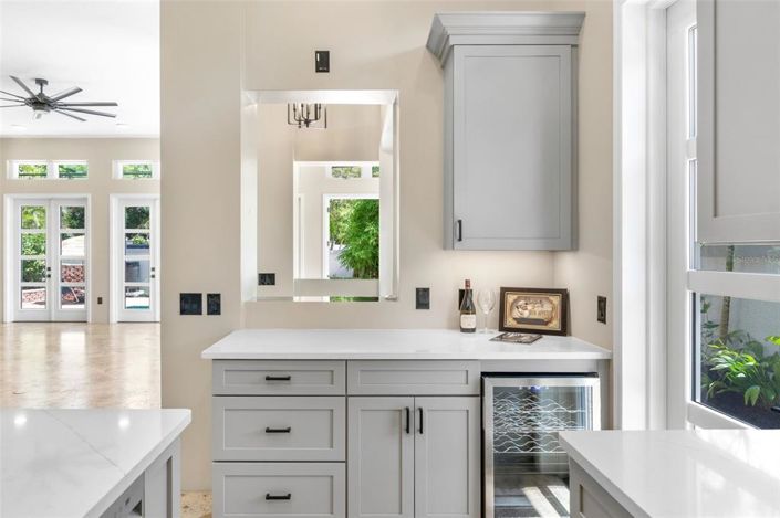 Image No.14-5 Bed Property for sale