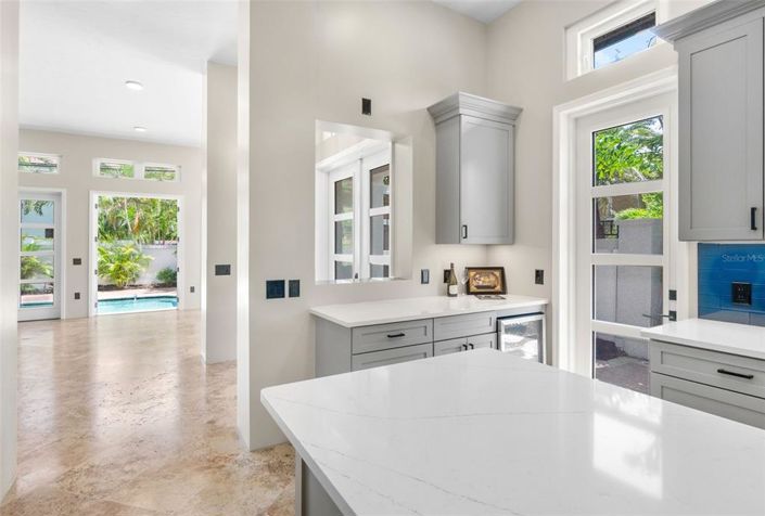 Image No.15-5 Bed Property for sale