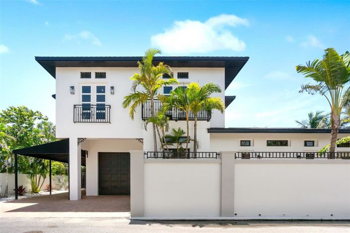 Image No.2-5 Bed Property for sale