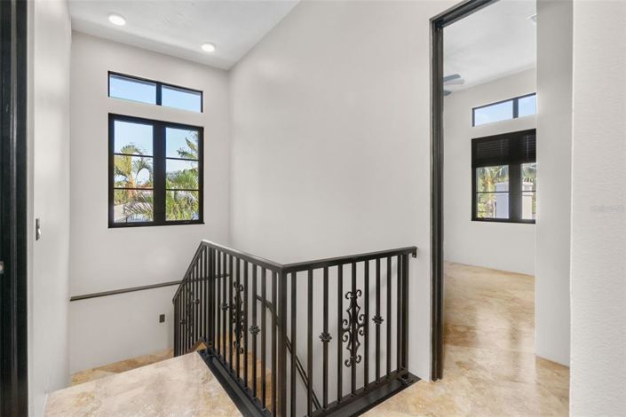 Image No.31-5 Bed Property for sale