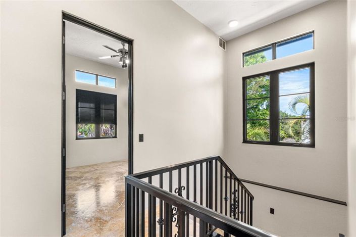 Image No.32-5 Bed Property for sale