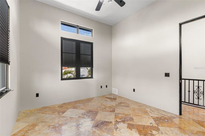 Image No.33-5 Bed Property for sale