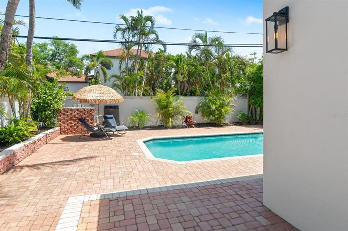 Image No.44-5 Bed Property for sale