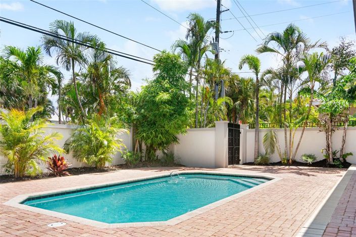 Image No.47-5 Bed Property for sale