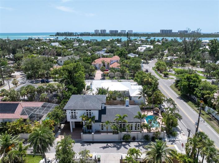 Image No.54-5 Bed Property for sale