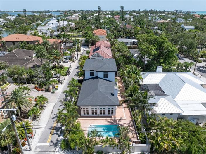 Image No.55-5 Bed Property for sale