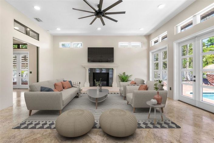 Image No.8-5 Bed Property for sale