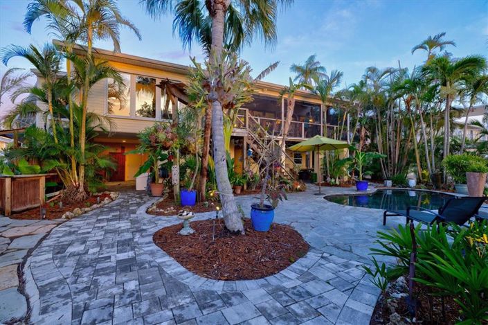 Image No.43-3 Bed Property for sale