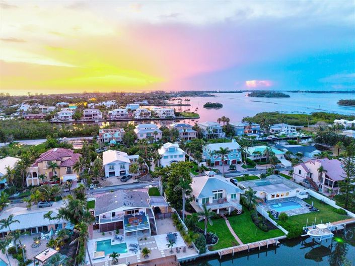 Image No.65-3 Bed Property for sale