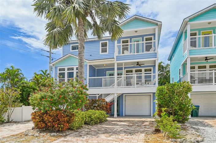 Image No.1-4 Bed Property for sale