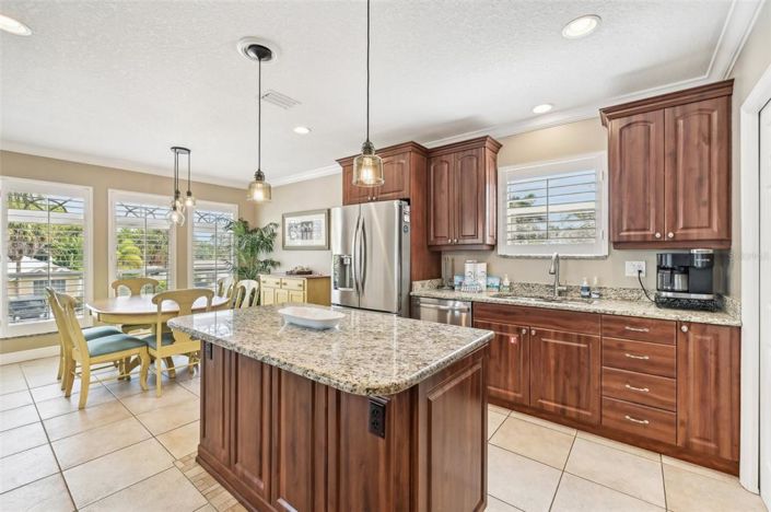 Image No.10-4 Bed Property for sale