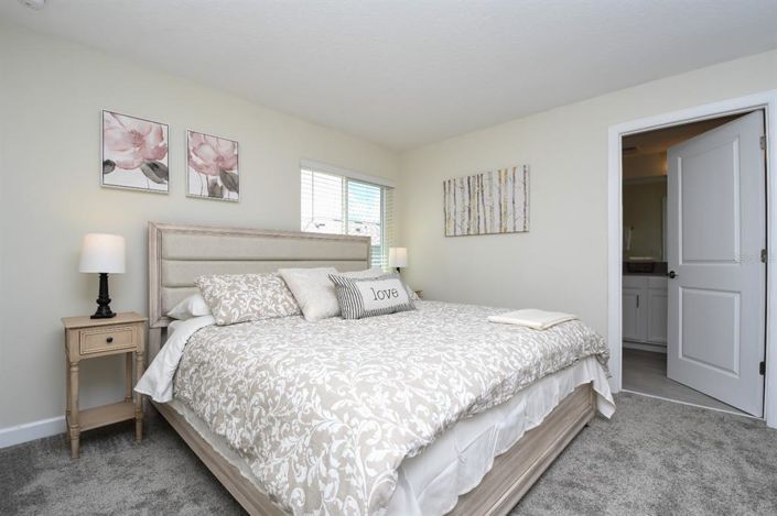 Image No.12-5 Bed Townhouse for sale