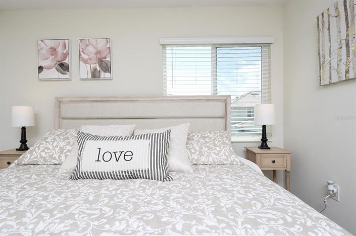 Image No.13-5 Bed Townhouse for sale