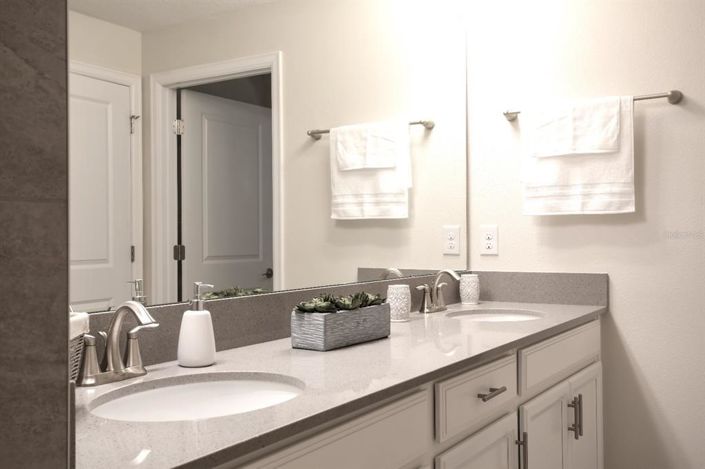 Image No.3-5 Bed Townhouse for sale