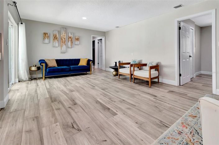 Image No.22-4 Bed Property for sale