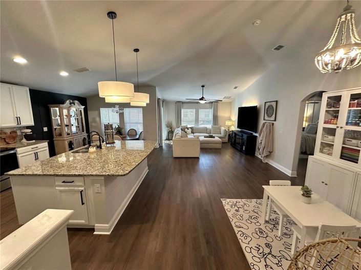 Image No.3-Propriété de 4 chambres à vendre à Davenport