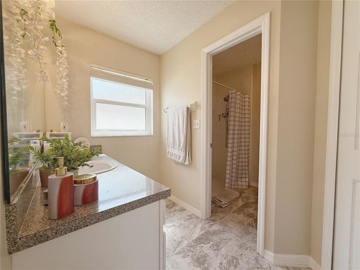 Image No.23-Propriété de 4 chambres à vendre à Clermont