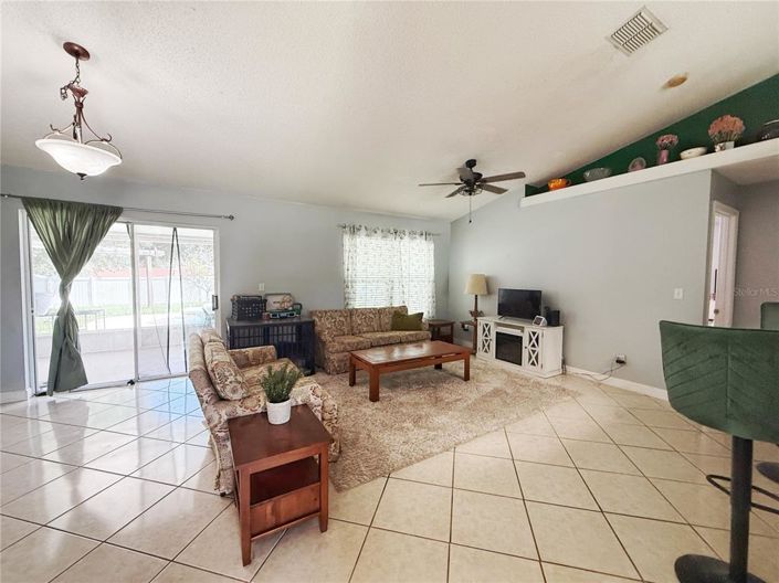 Image No.6-Propriété de 4 chambres à vendre à Clermont