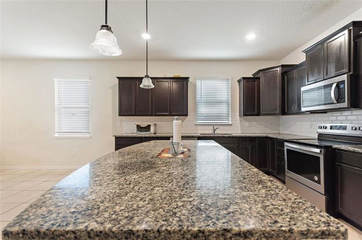 Image No.12-4 Bed Property for sale