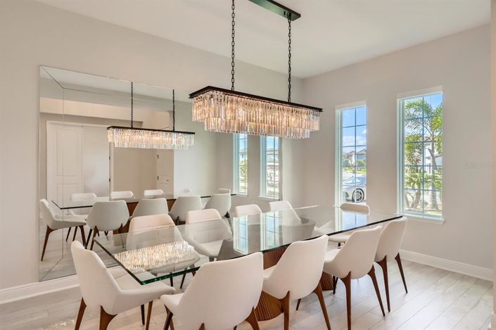 Image No.6-6 Bed Property for sale