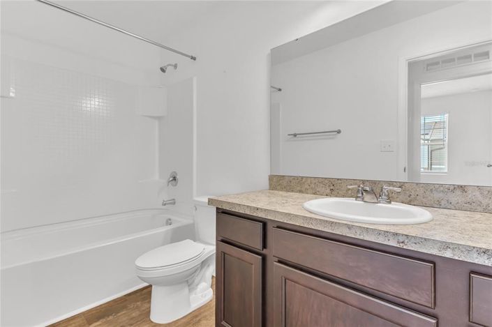 Image No.19-3 Bed Townhouse for sale