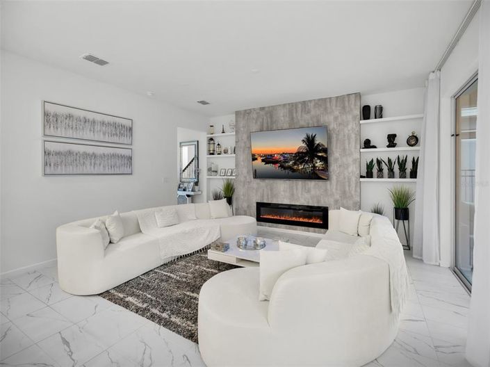 Image No.10-5 Bed Property for sale