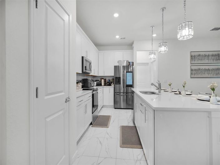 Image No.14-5 Bed Property for sale