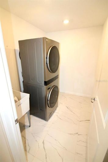 Image No.45-5 Bed Property for sale