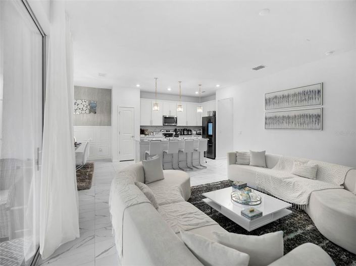 Image No.9-5 Bed Property for sale