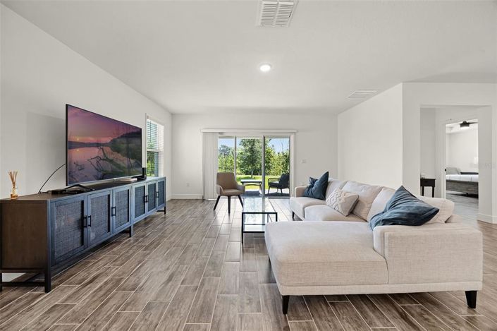 Image No.14-Propriété de 4 chambres à vendre à Davenport