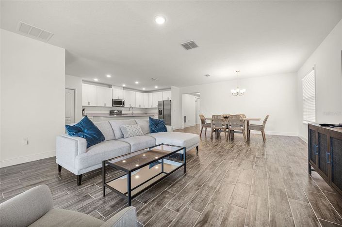 Image No.17-4 Bed Property for sale