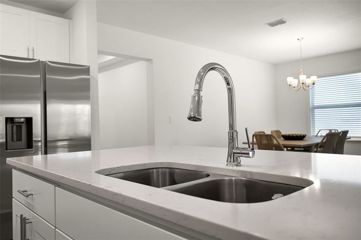 Image No.25-4 Bed Property for sale