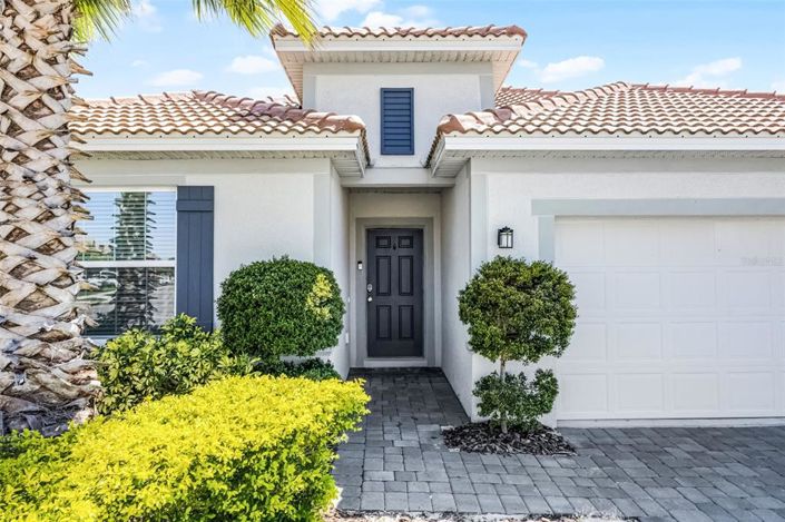 Image No.72-4 Bed Property for sale